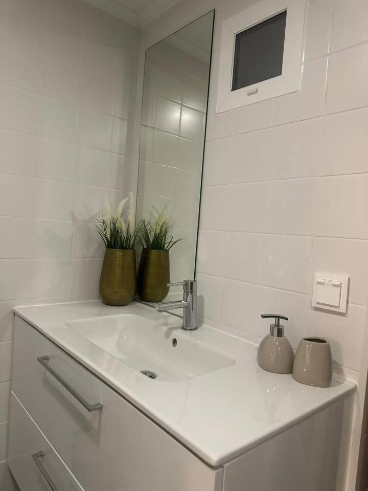 Stylish Renovated Apartment In Chiado Lisboa Dış mekan fotoğraf