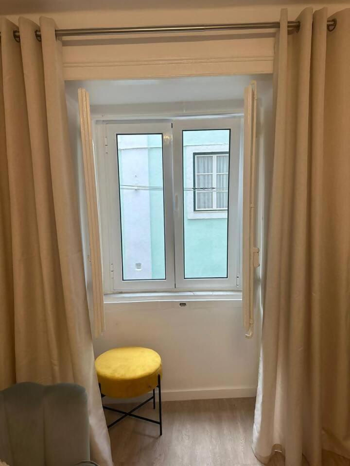 Stylish Renovated Apartment In Chiado Lisboa Dış mekan fotoğraf